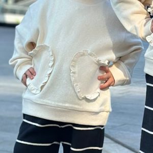 Maglia in Caldo Cotone con Tasche a Volant Panna- Fiorile